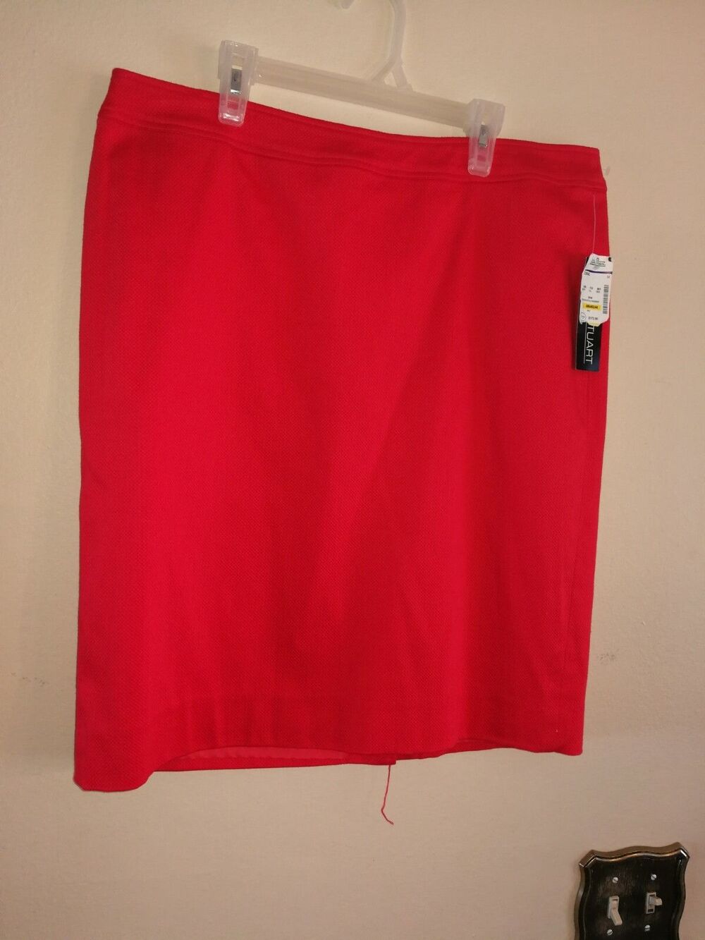 New with tags Women's Beautiful Leslie Stuart Pencil Red Skirt Size 14